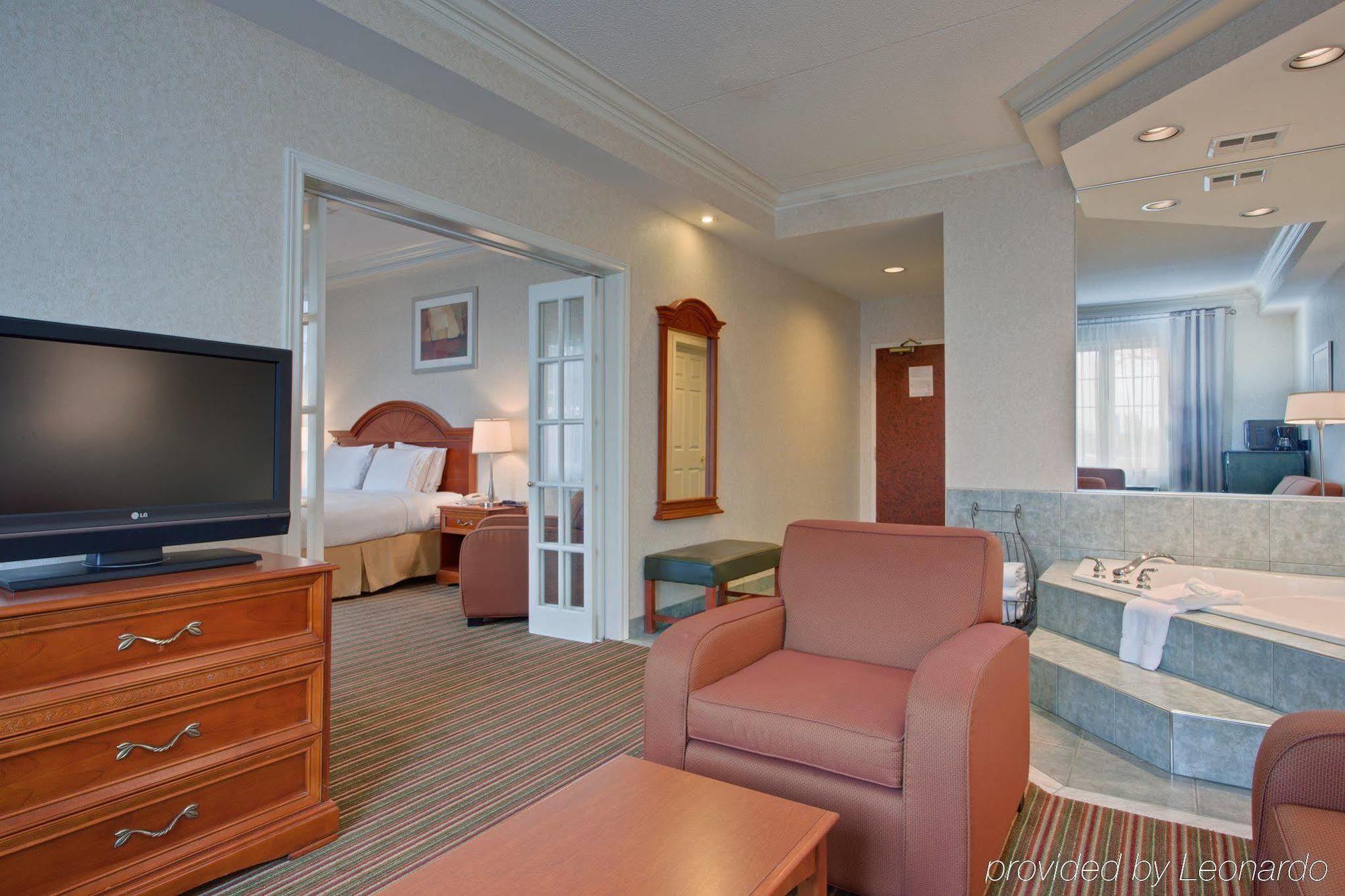 Holiday Inn Express Whitby Oshawa By Ihg Cameră foto